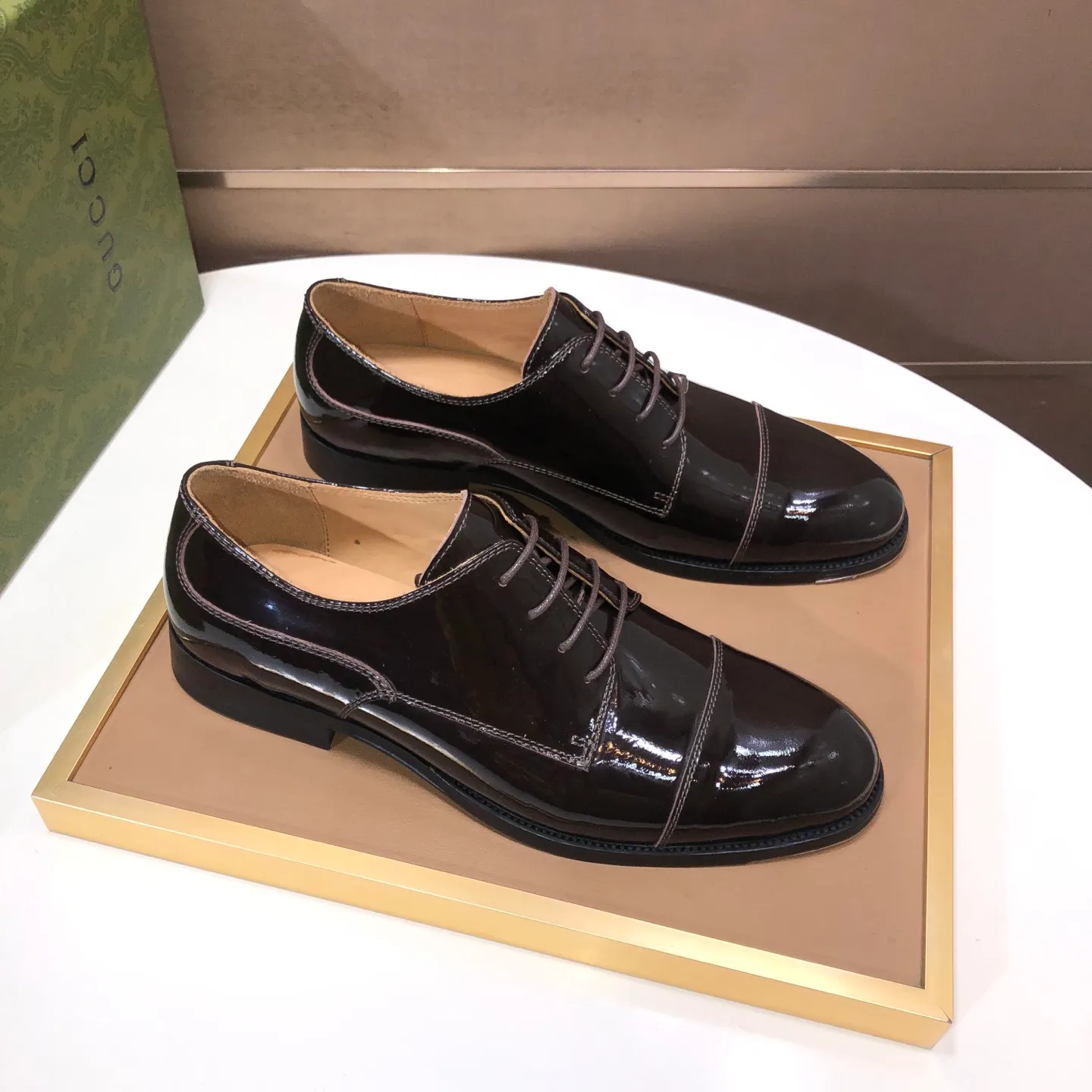 Men's shoes 💰660💰 Brand: GUCCI (Gucci) Standard code: Men's size 38/44 (45/46 can be customized) Grade: Same as the official website Original quality Material: Original cowhide Water-dyed cowhide lining Original rubber outsole Style category: Men's fashionable casual leather shoes Distinguished big-name luxury elements top luxury Color: Actual picture